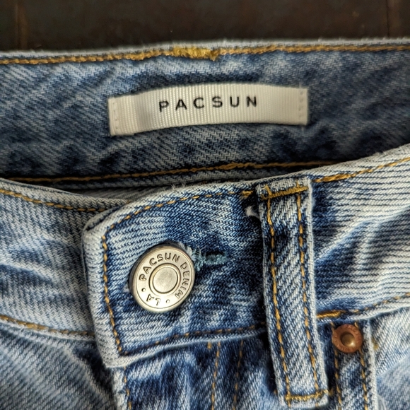 PacSun Distressed 90s Boyfriend Jeans - Picture 4 of 12